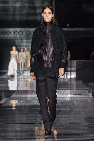 Look 40